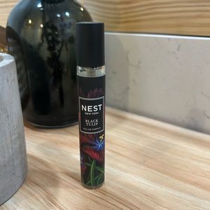 NEST Black Tulip Travel Spray 8ML